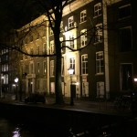 Amsterdam vue sur les canaux la nuit